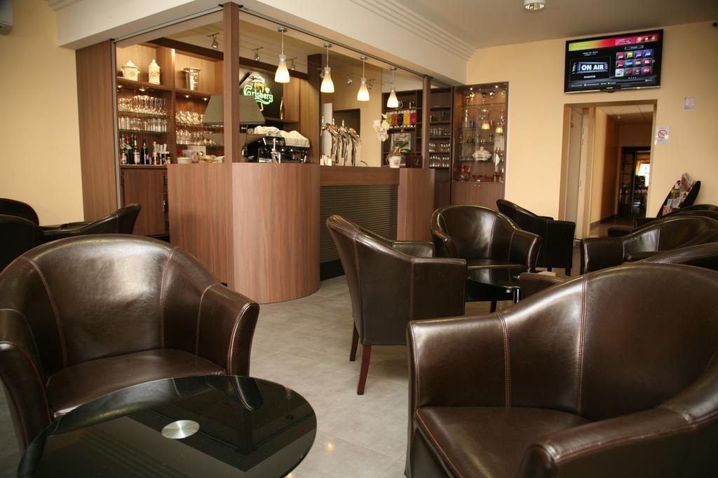 Logis Hotel- Restaurant La Renaissance Baccarat Esterno foto
