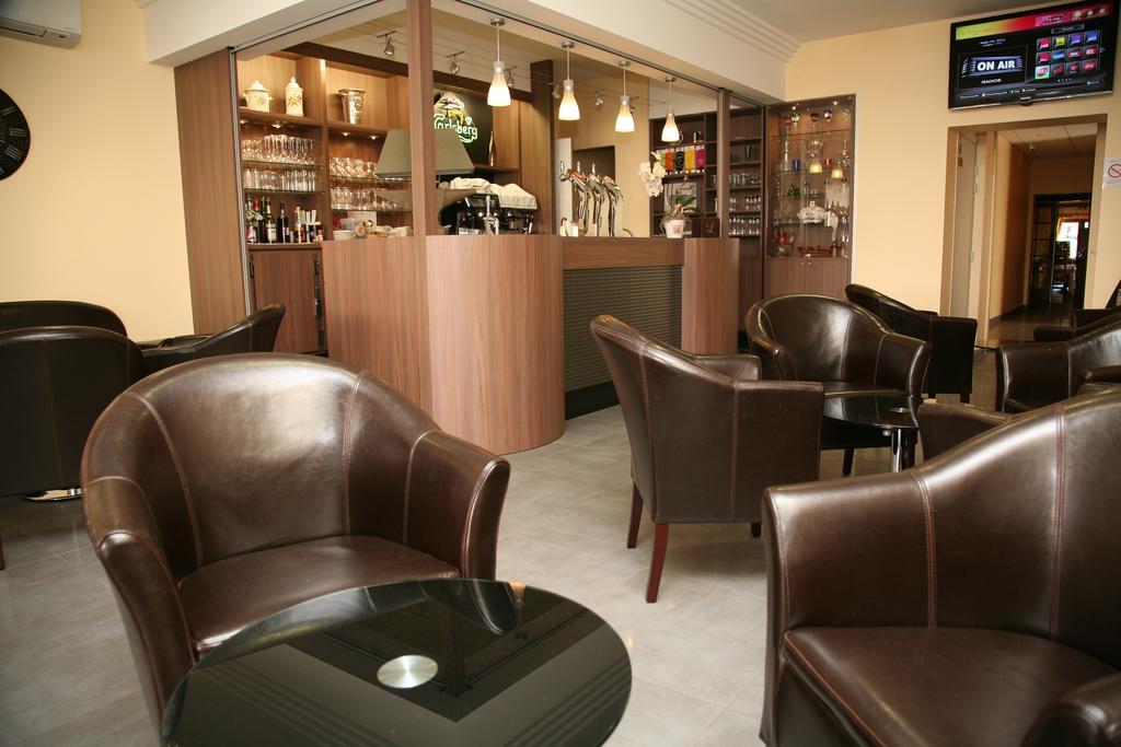 Logis Hotel- Restaurant La Renaissance Baccarat Esterno foto